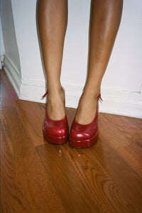 TRIVIAL RED